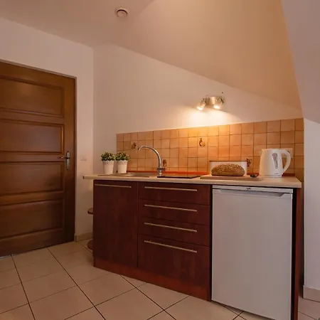 Szmaragd - Sniadania - Znizki Na Termy - Sauna - Bilard - Stoki Narciarskie