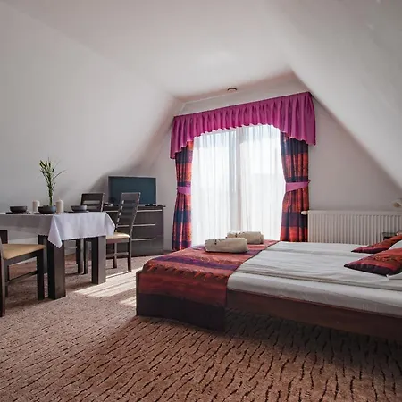 Szmaragd - Sniadania - Znizki Na Termy - Sauna - Bilard - Stoki Narciarskie Homestay