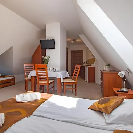 Szmaragd - Sniadania - Znizki Na Termy - Sauna - Bilard - Stoki Narciarskie