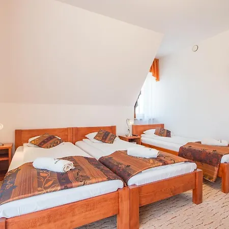 Szmaragd - Sniadania - Znizki Na Termy - Sauna - Bilard - Stoki Narciarskie