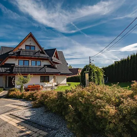 Homestay Szmaragd - Sniadania - Znizki Na Termy - Sauna - Bilard - Stoki Narciarskie
